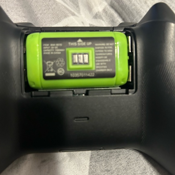 Xbox battery charger stand - Picture 2 of 2
